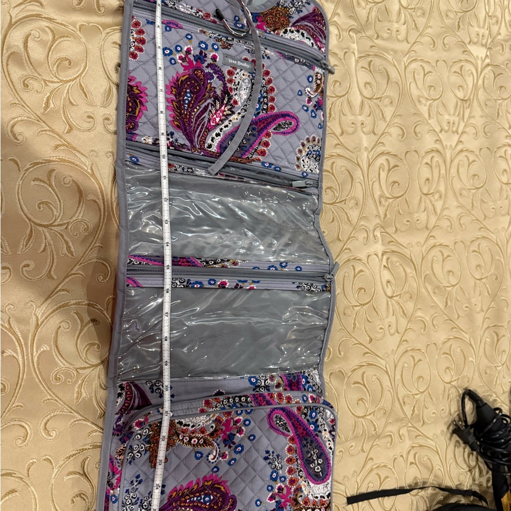 Vera Bradley hanging travel bag - Picture 7 of 7